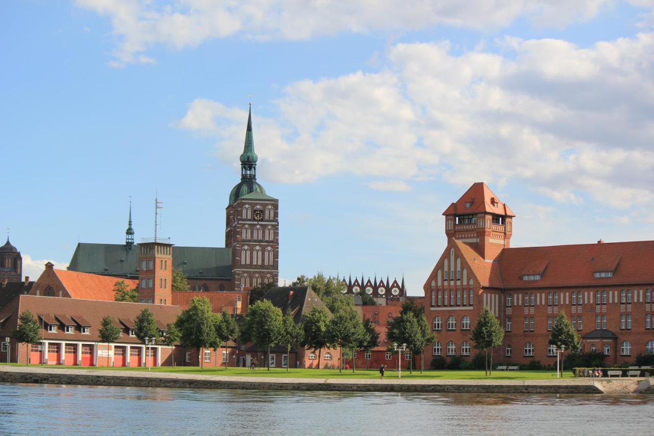 Kurhaus Devin Hotel Stralsund Exterior photo